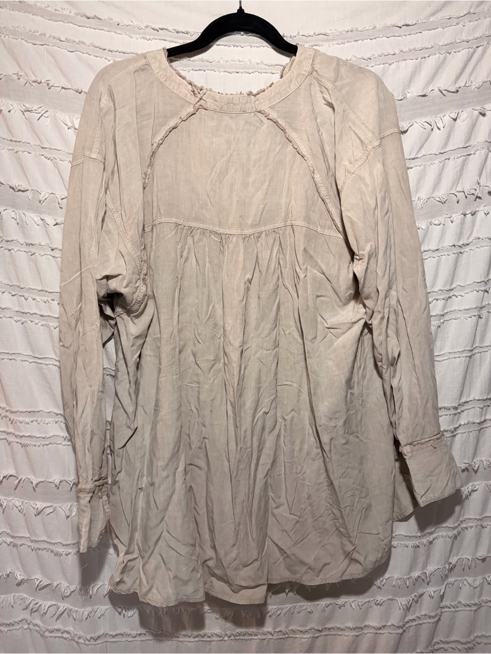 Easel Los Angeles Urma button down tunic top. - Picture 2 of 10